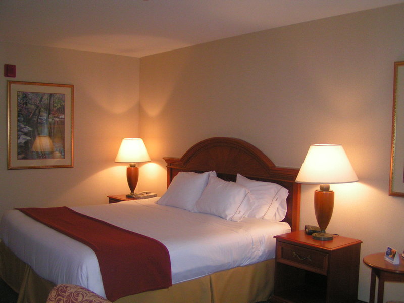 Holiday Inn Express & Suites WATERFORD - Waterford, MI