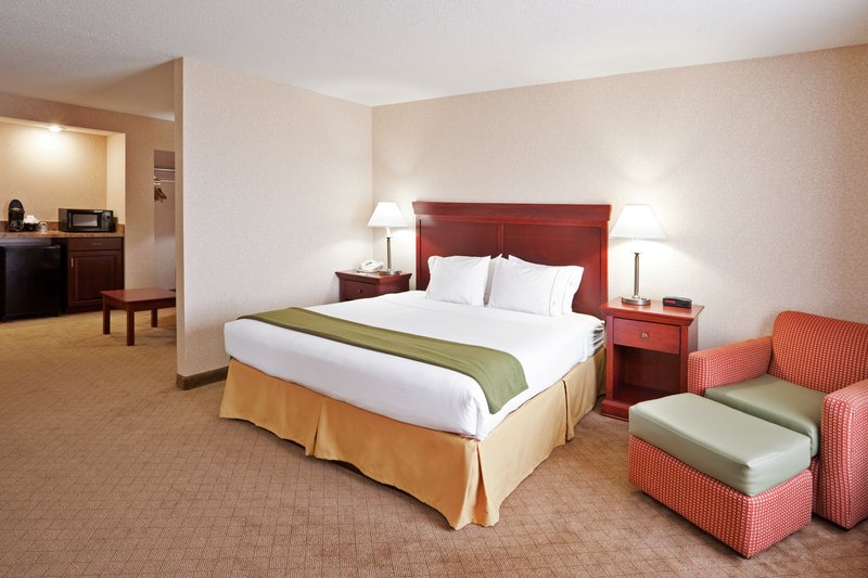 Holiday Inn Express WILMINGTON - Wilmington, OH
