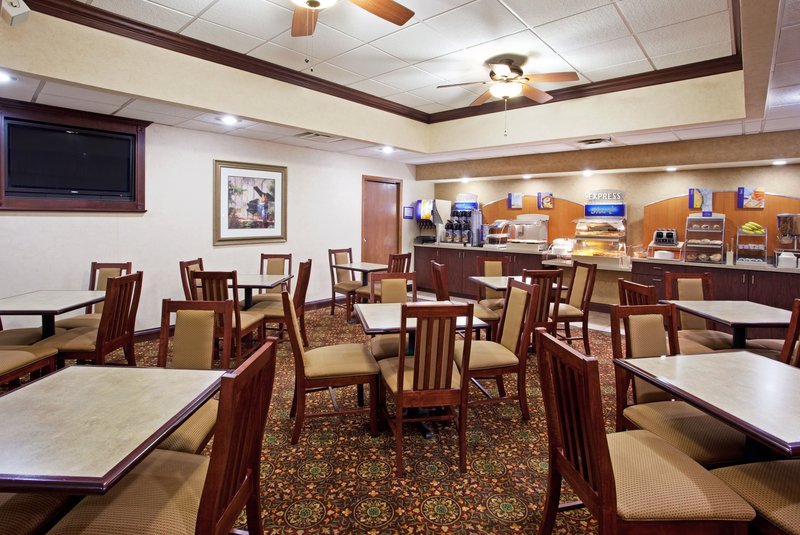 Holiday Inn Express WILMINGTON - Wilmington, OH