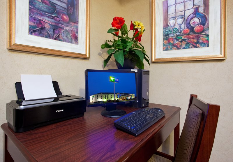 Holiday Inn Express WILMINGTON - Wilmington, OH