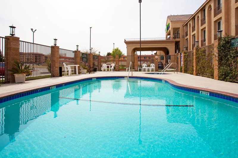 Holiday Inn Express - Fort Huachuca, AZ