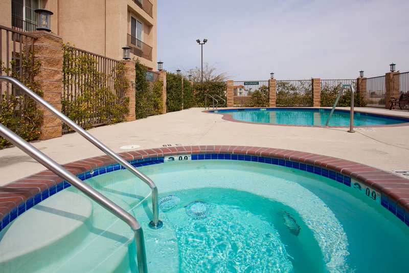 Holiday Inn Express - Fort Huachuca, AZ