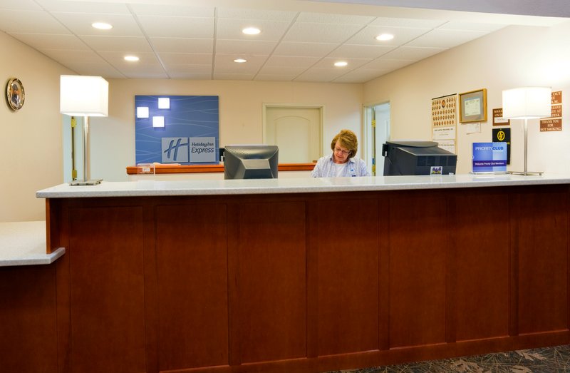 Holiday Inn Express-Winner - Winner, SD