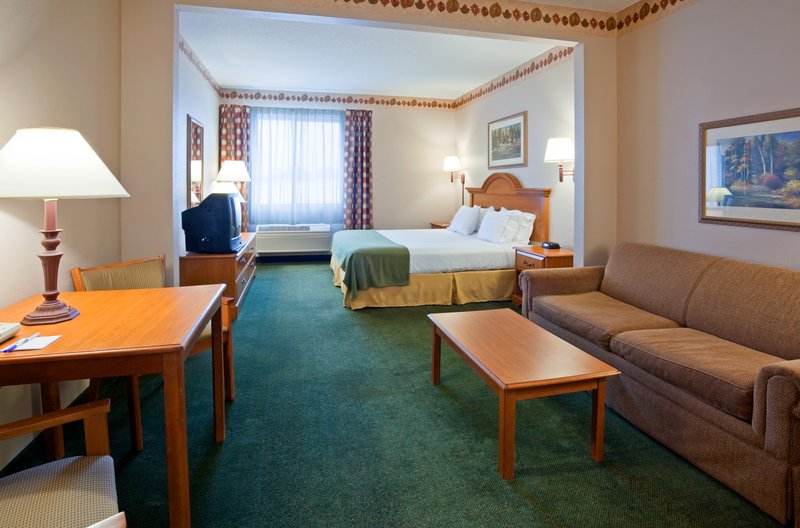 Holiday Inn Express-Winner - Winner, SD