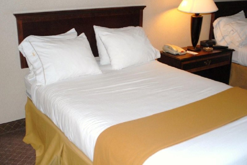 Holiday Inn Express Waterbury - Waterbury, CT