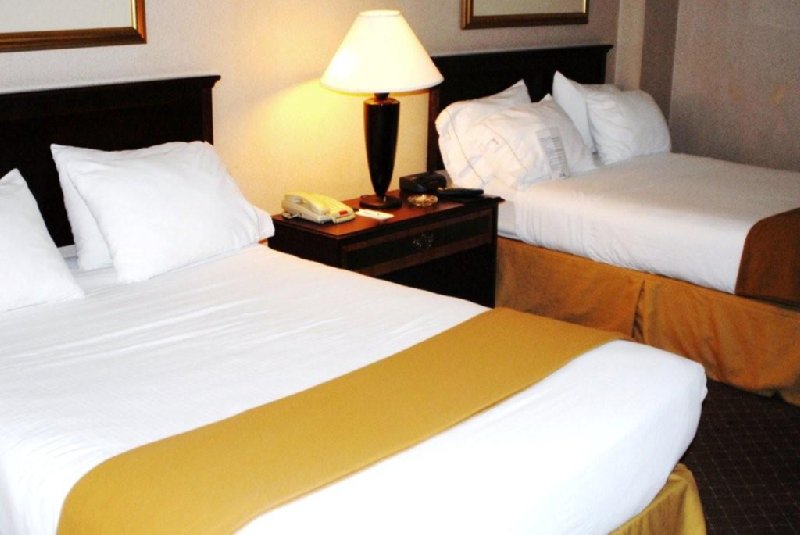 Holiday Inn Express Waterbury - Waterbury, CT