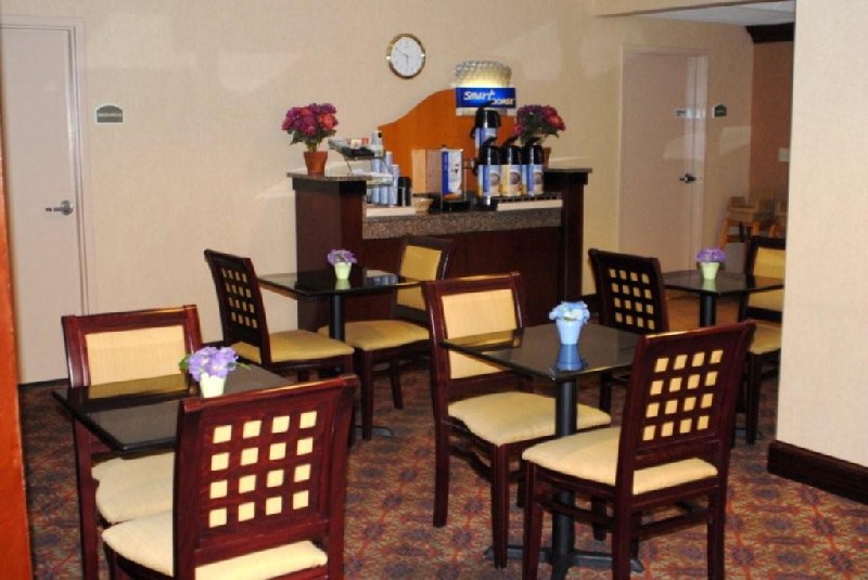Holiday Inn Express Waterbury - Waterbury, CT