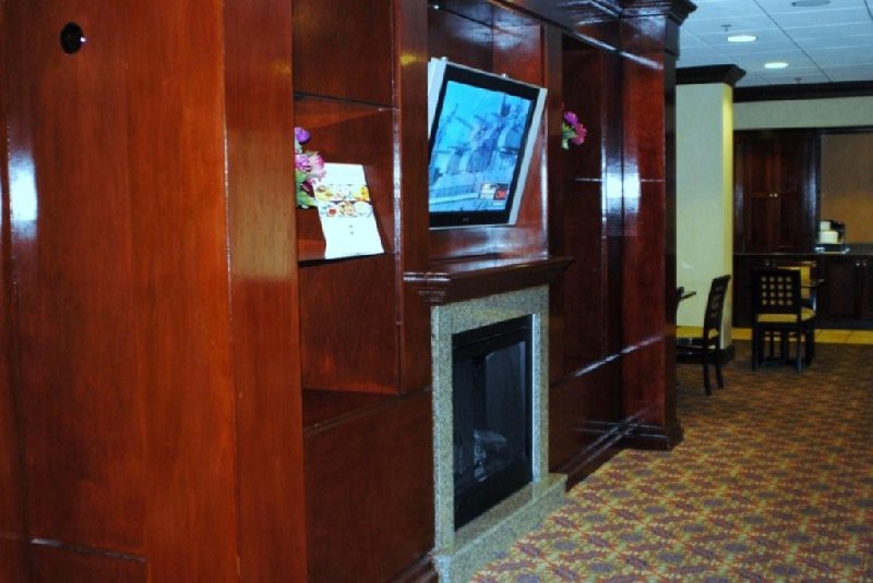 Holiday Inn Express Waterbury - Waterbury, CT