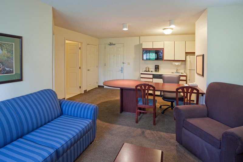 Candlewood Suites ELKHART - Elkhart, IN