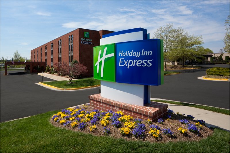 Holiday Inn Express RESTON HERNDON-DULLES AIRPORT - Herndon, VA