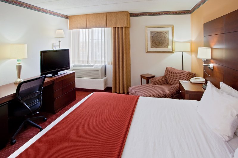 Holiday Inn Express-Reston - Herndon, VA