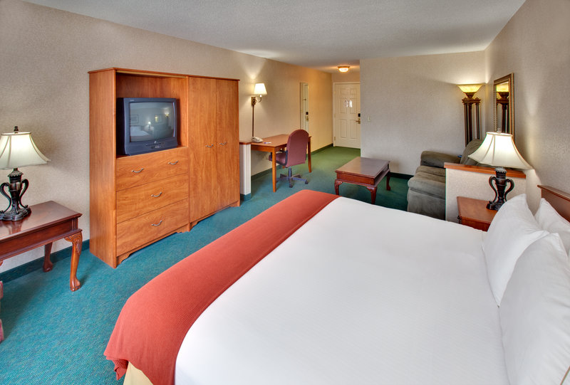 Holiday Inn Express 0 Reviews 1200 N Dakota St Vermillion Sd