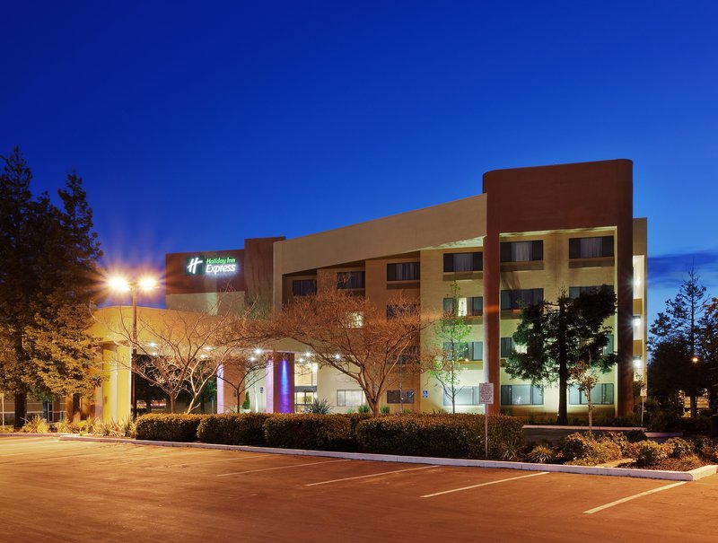 Holiday Inn Express - Union City, CA