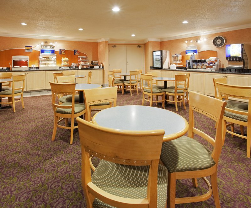Holiday Inn Express - Union City, CA