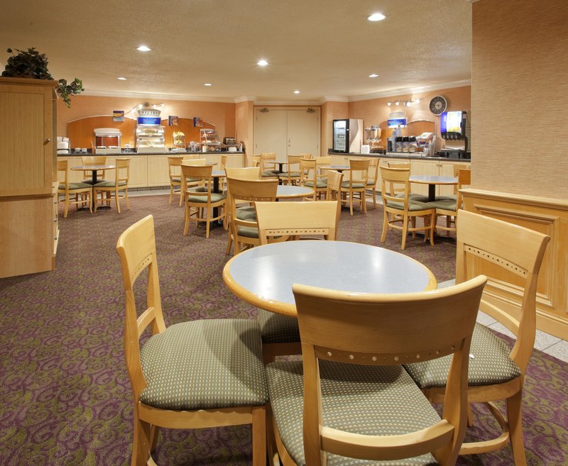 Holiday Inn Express - Union City, CA