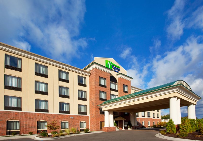 HOLIDAY INN EXPRESS-UTICA - Utica, MI