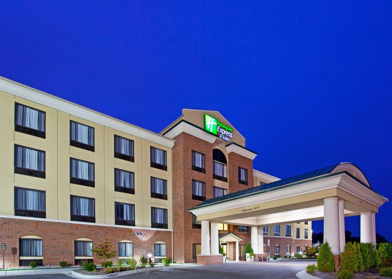 HOLIDAY INN EXPRESS-UTICA - Utica, MI