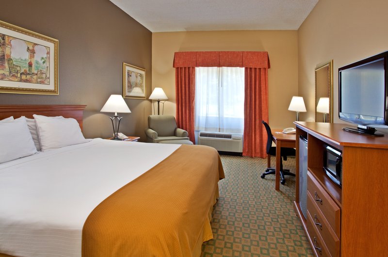 Holiday Inn Express - Tavares, FL
