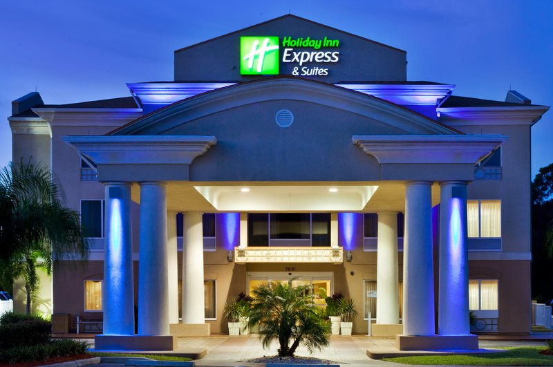HOLIDAY INN EXPRESS - Tavares, FL