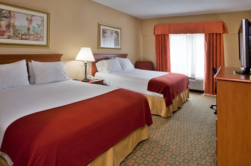 HOLIDAY INN EXPRESS - Tavares, FL