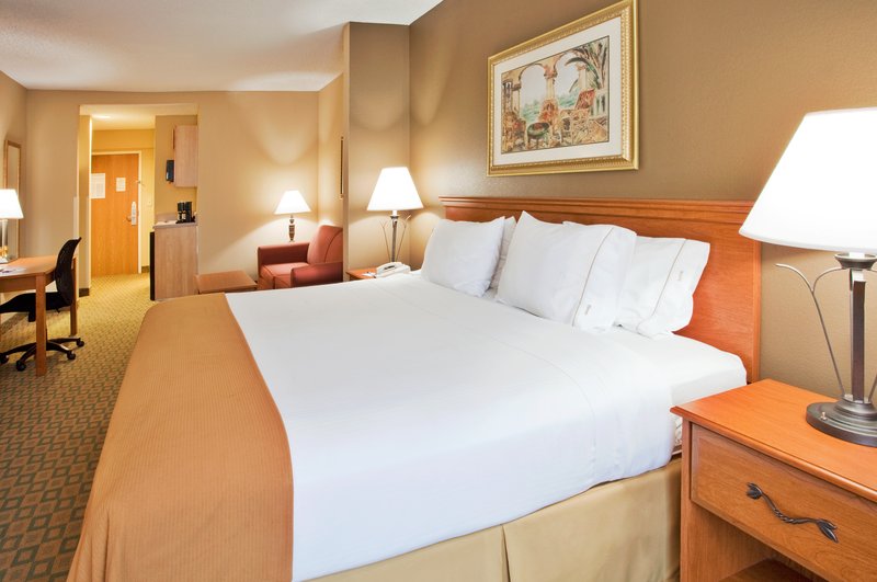 HOLIDAY INN EXPRESS - Tavares, FL