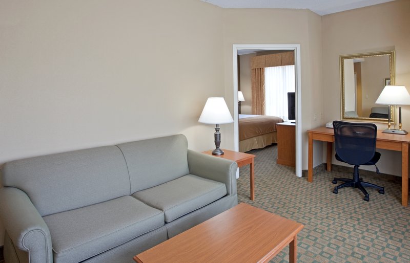 HOLIDAY INN EXPRESS - Tavares, FL