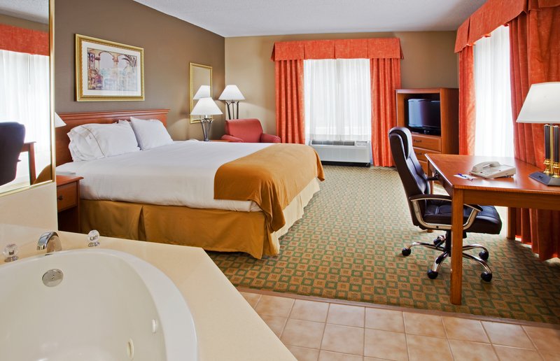 Holiday Inn Express - Tavares, FL