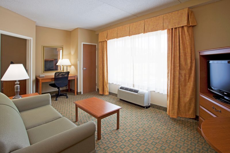 HOLIDAY INN EXPRESS - Tavares, FL