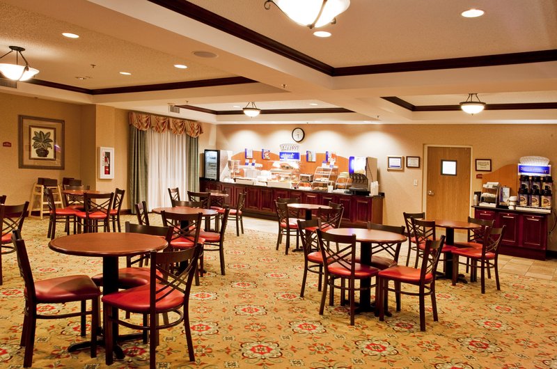 HOLIDAY INN EXPRESS - Tavares, FL