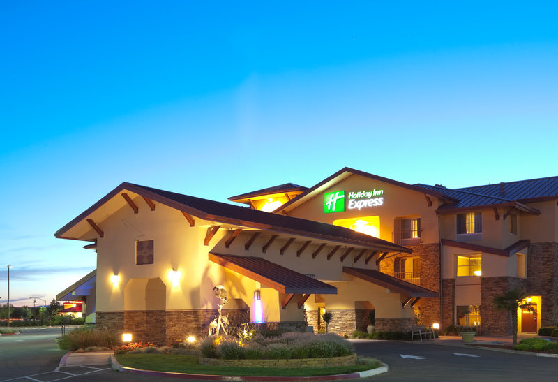 HOLIDAY INN EXPRESS - Turlock, CA