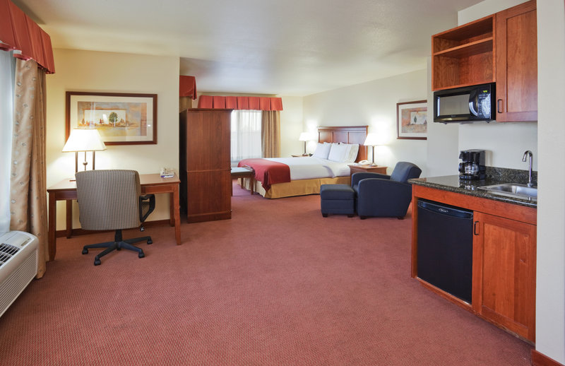 HOLIDAY INN EXPRESS - Turlock, CA