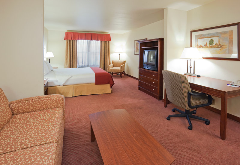 HOLIDAY INN EXPRESS - Turlock, CA