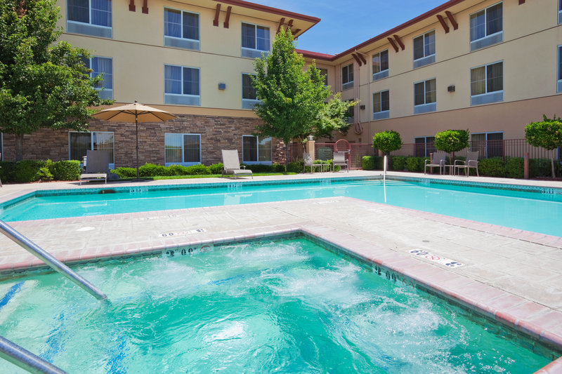 HOLIDAY INN EXPRESS - Turlock, CA