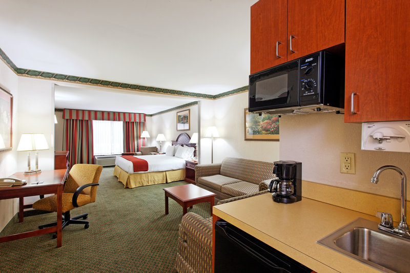 Holiday Inn Express & Suites TUPELO - Tupelo, MS