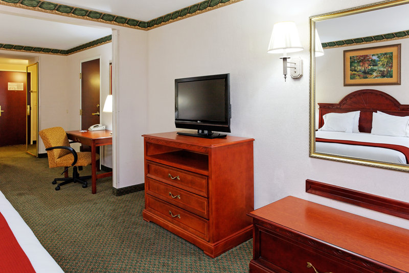 Holiday Inn Express & Suites TUPELO - Tupelo, MS