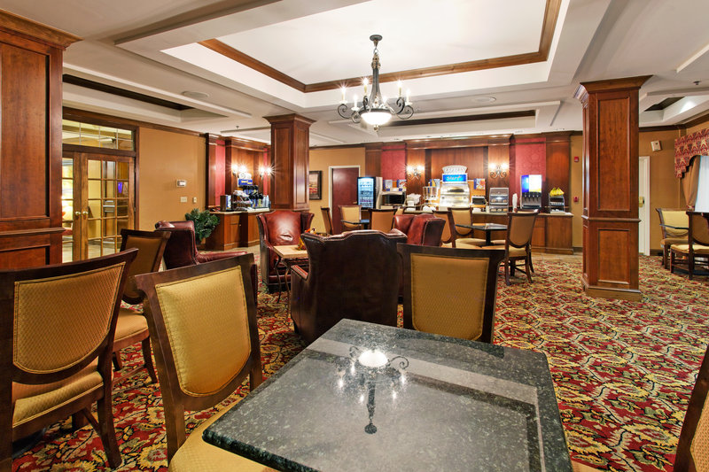 Holiday Inn Express & Suites TUPELO - Tupelo, MS