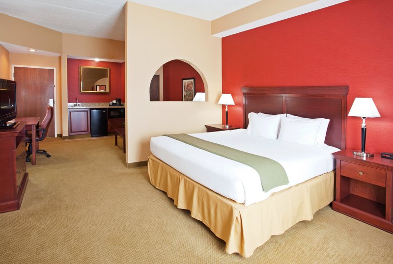 Holiday Inn Express & Suites TROY - Tipp City, OH