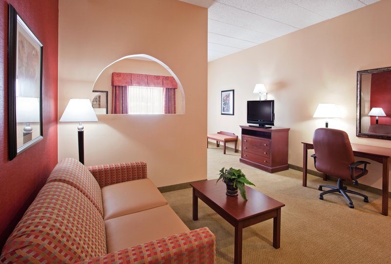 Holiday Inn Express & Suites TROY - Tipp City, OH
