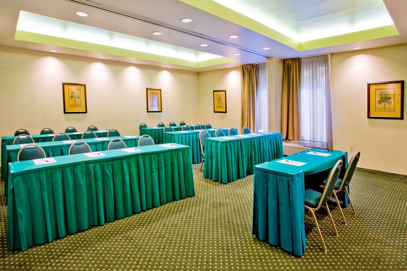 Holiday Inn Express-Tampa - Brandon, FL