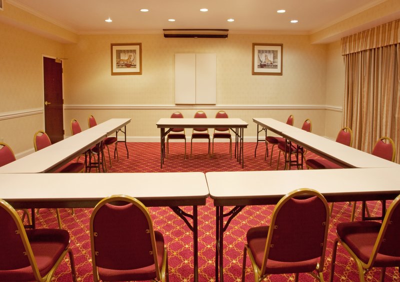 Holiday Inn Express & Suites SUMTER - Seffner, FL
