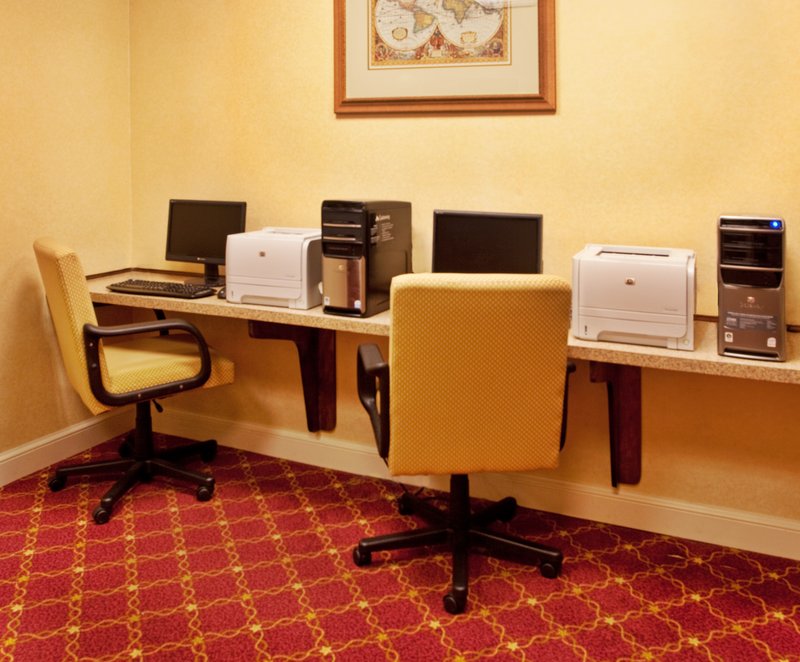 Holiday Inn Express & Suites SUMTER - Seffner, FL
