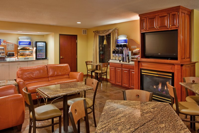 Holiday Inn Express-Fenton - Fenton, MO