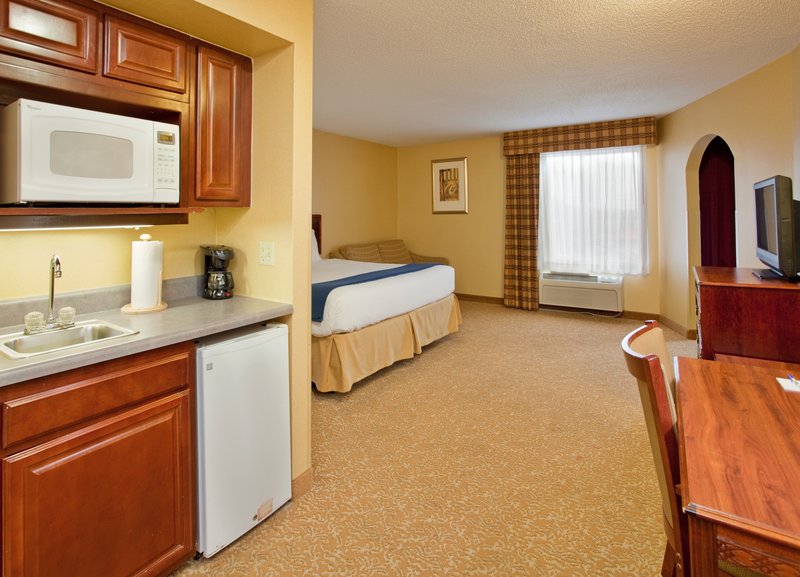Holiday Inn Express-Fenton - Fenton, MO
