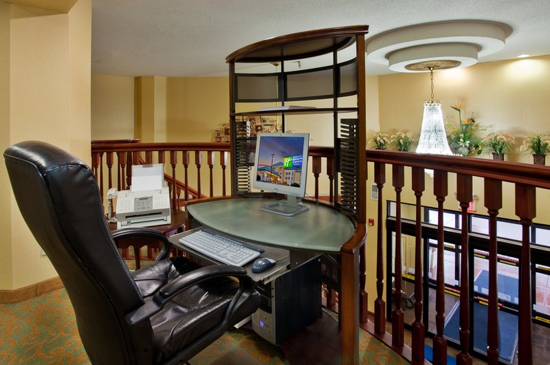 Holiday Inn Express-Fenton - Fenton, MO
