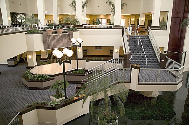 Crowne Plaza ST. LOUIS AIRPORT - Bridgeton, MO