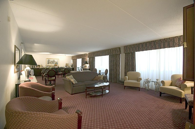 Crowne Plaza ST. LOUIS AIRPORT - Bridgeton, MO
