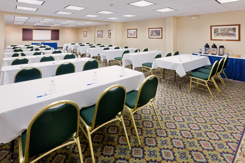 Holiday Inn Express SOUTHINGTON - Southington, CT