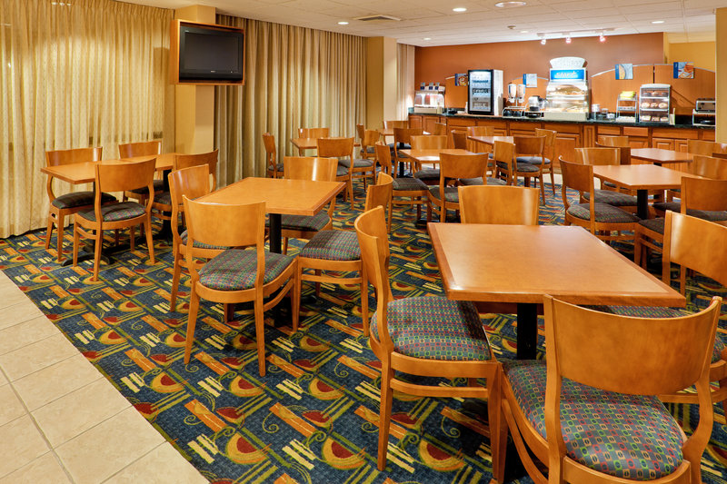 Holiday Inn Express SOUTHINGTON - Southington, CT