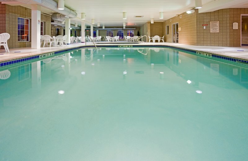Holiday Inn Express & Suites ST. CLOUD - Sartell, MN