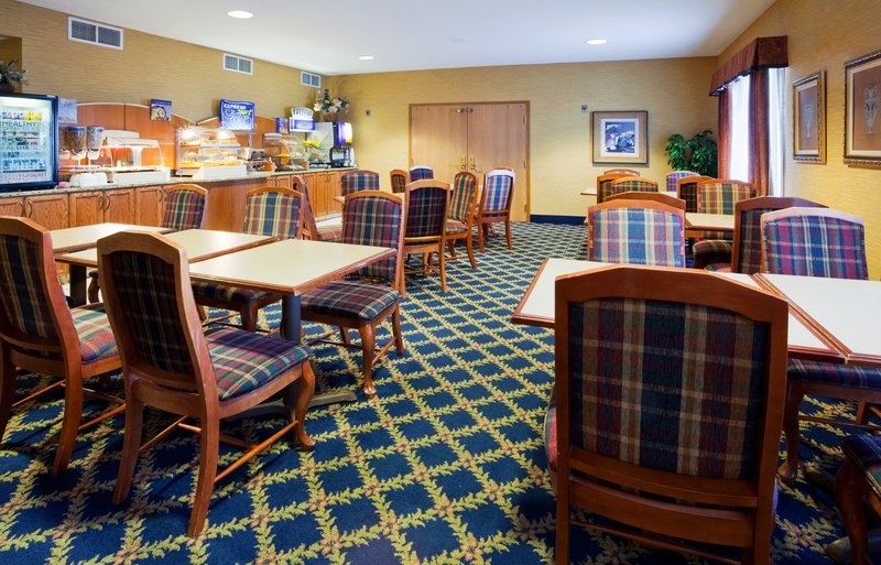 Holiday Inn Express & Suites ST. CLOUD - Sartell, MN